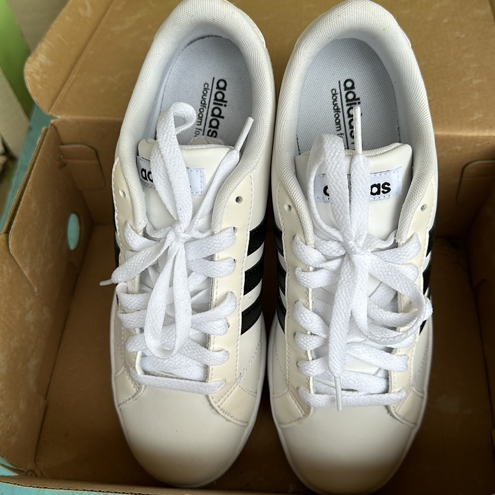 COPY - Brand new size 7 Adidas sneakers. Never used. Simply been in the closet …